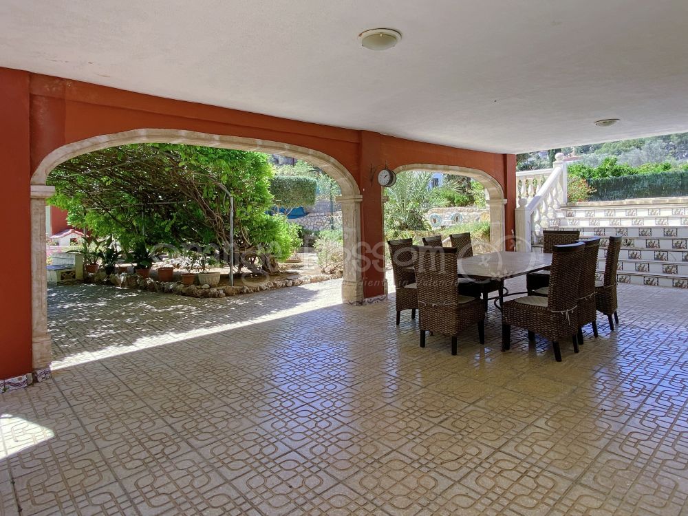 Villa with 3 bedrooms and 2 bathrooms within walking distance to Ador