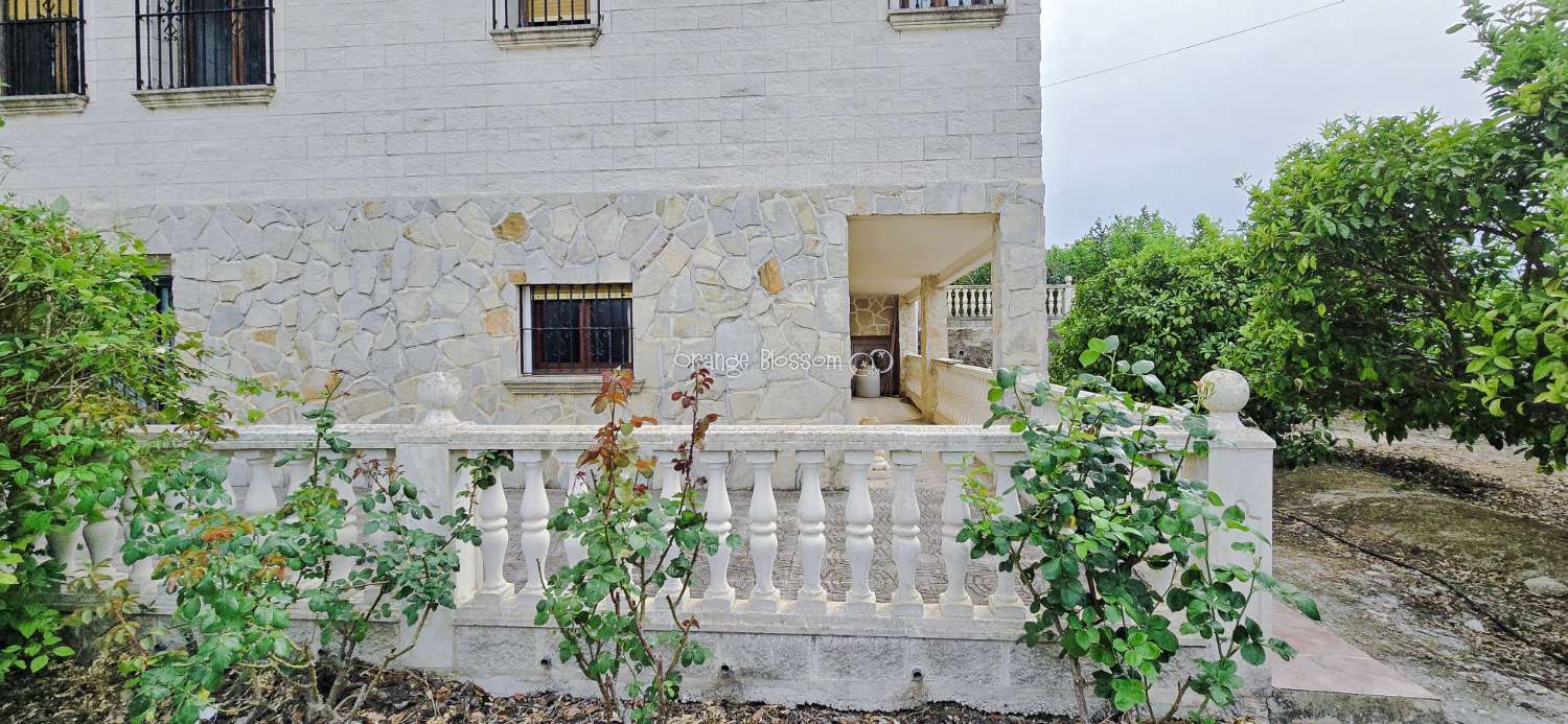 Villa for sale in Pego