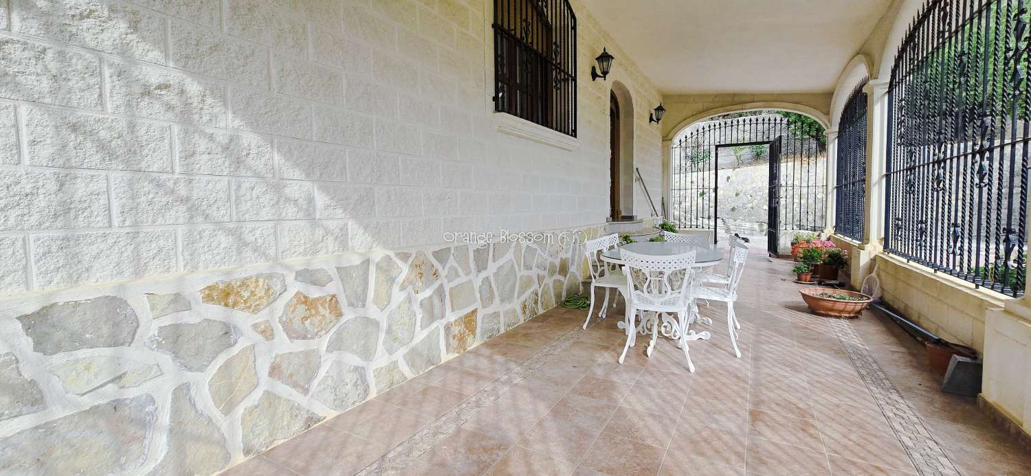 Villa for sale in Pego