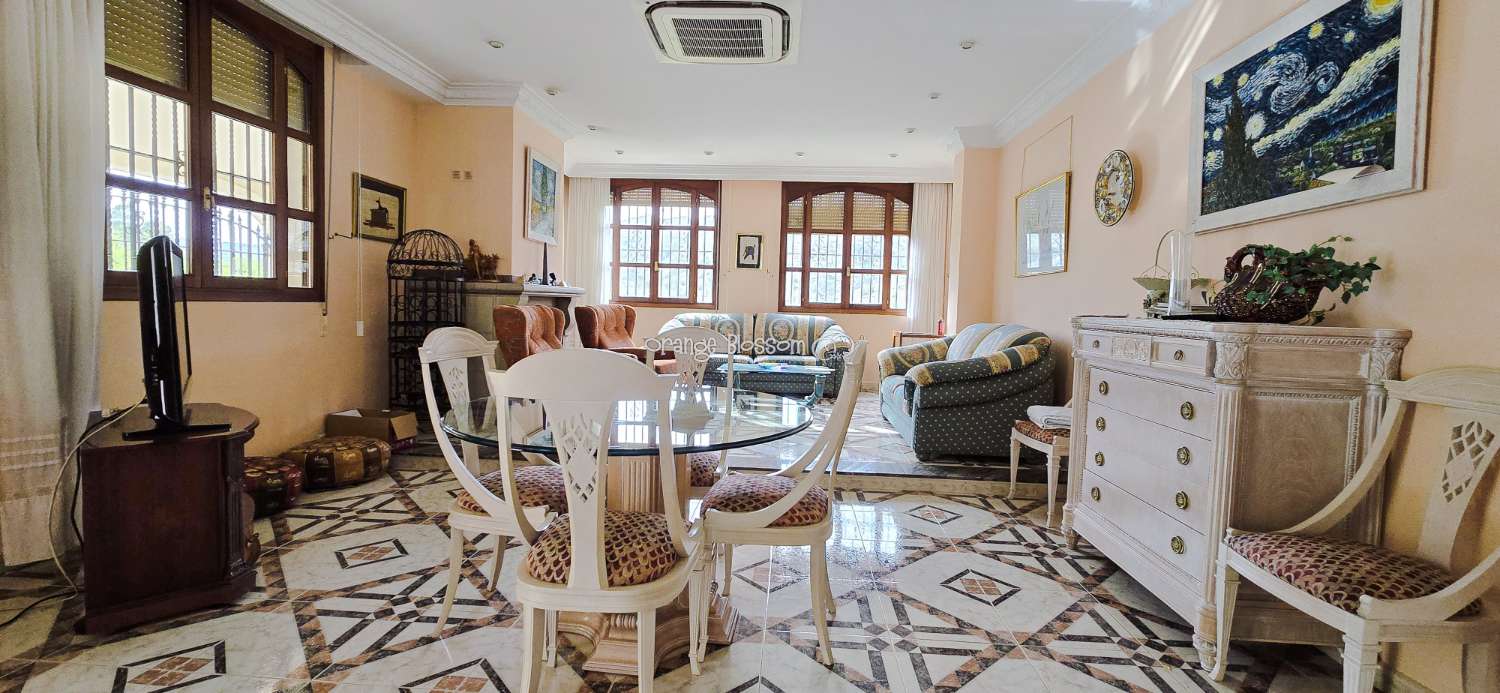 Villa for sale in Pego