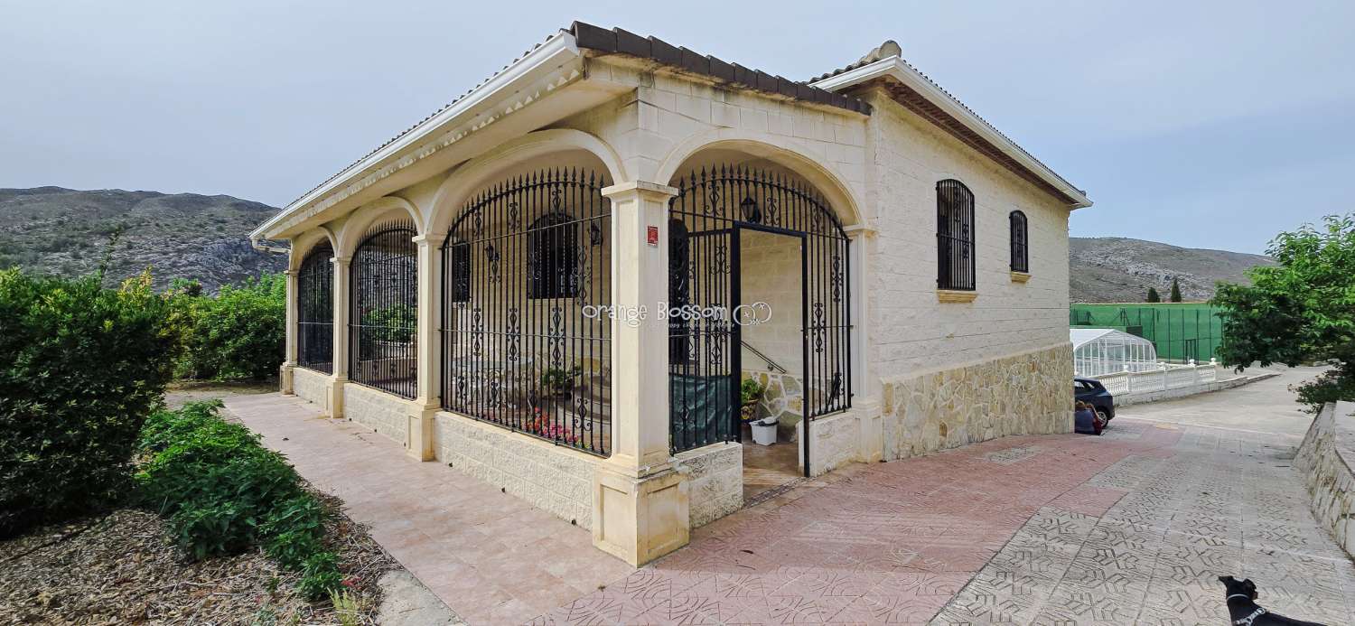 Villa for sale in Pego