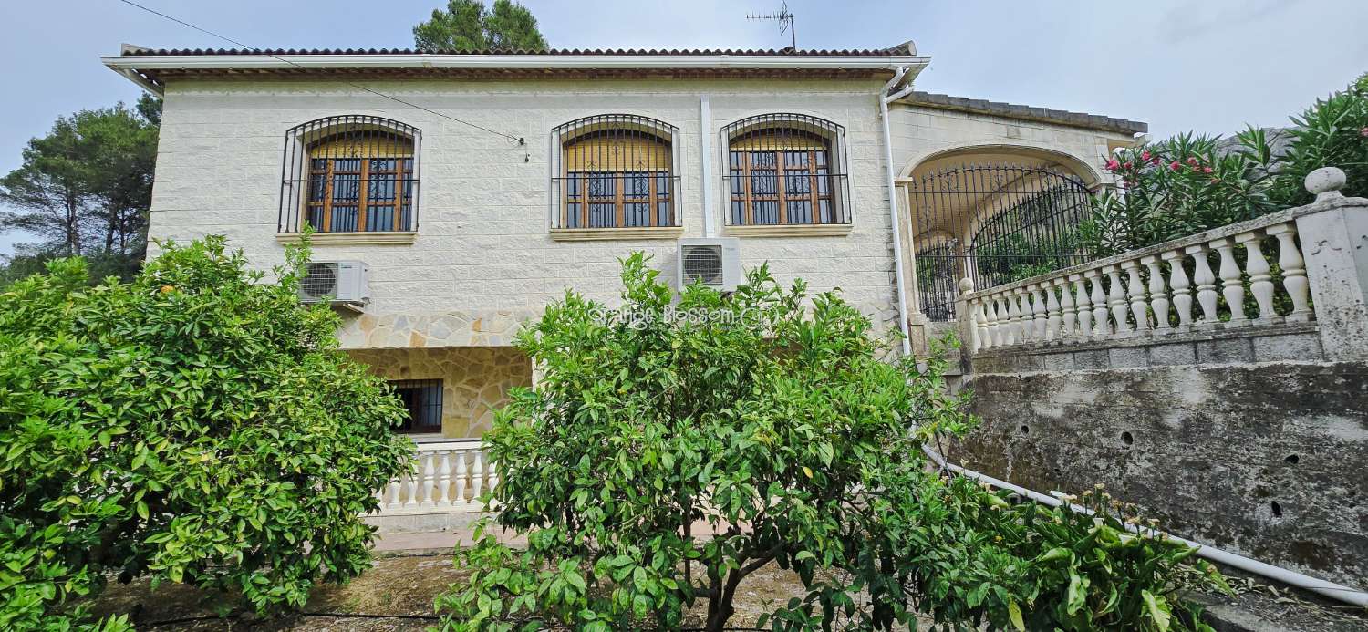 Villa for sale in Pego