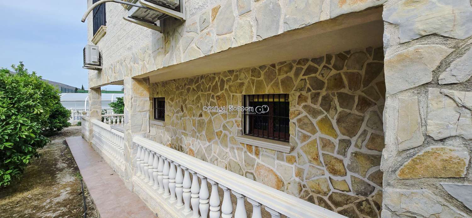 Villa for sale in Pego