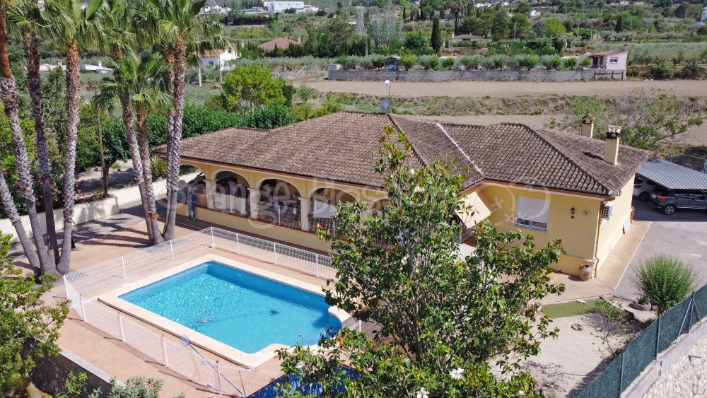 Charming Villa Near Albaida