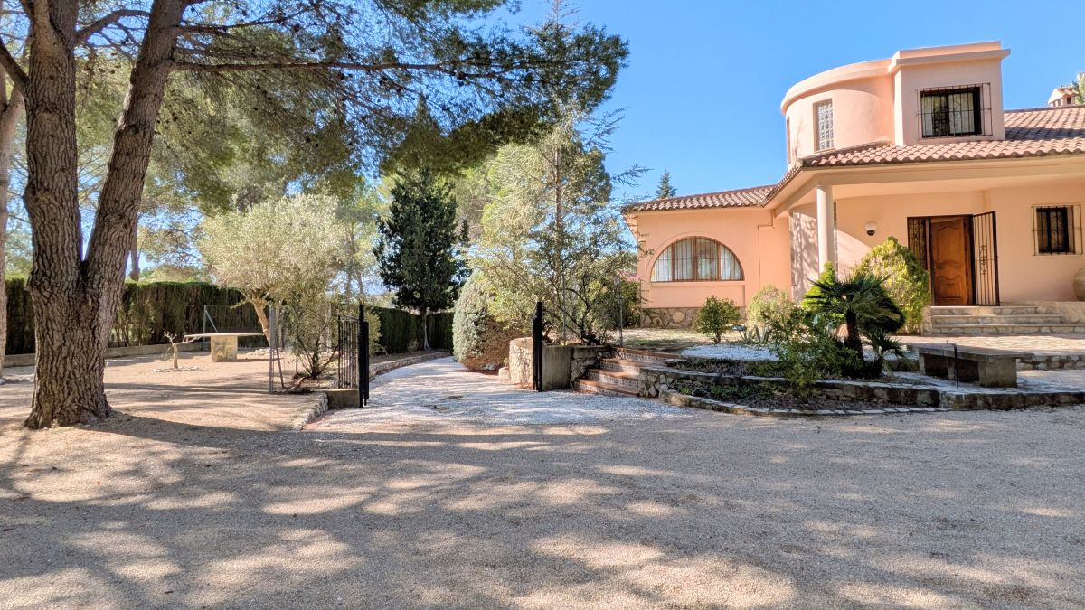 Exklusive mediterrane Villa in bester Ontinyent-Lage