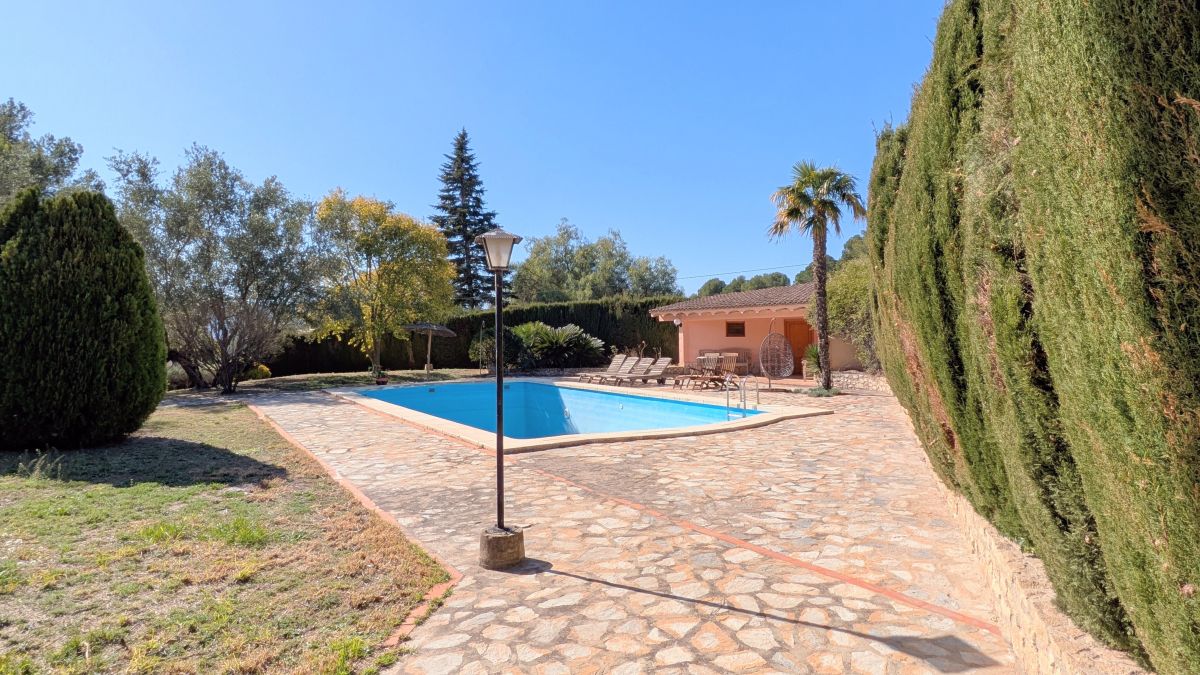 Exklusive mediterrane Villa in bester Ontinyent-Lage