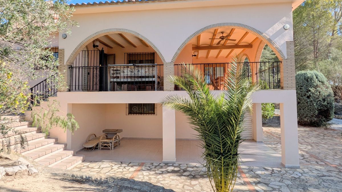 Exklusive mediterrane Villa in bester Ontinyent-Lage