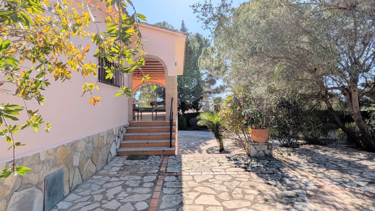 Exklusive mediterrane Villa in bester Ontinyent-Lage