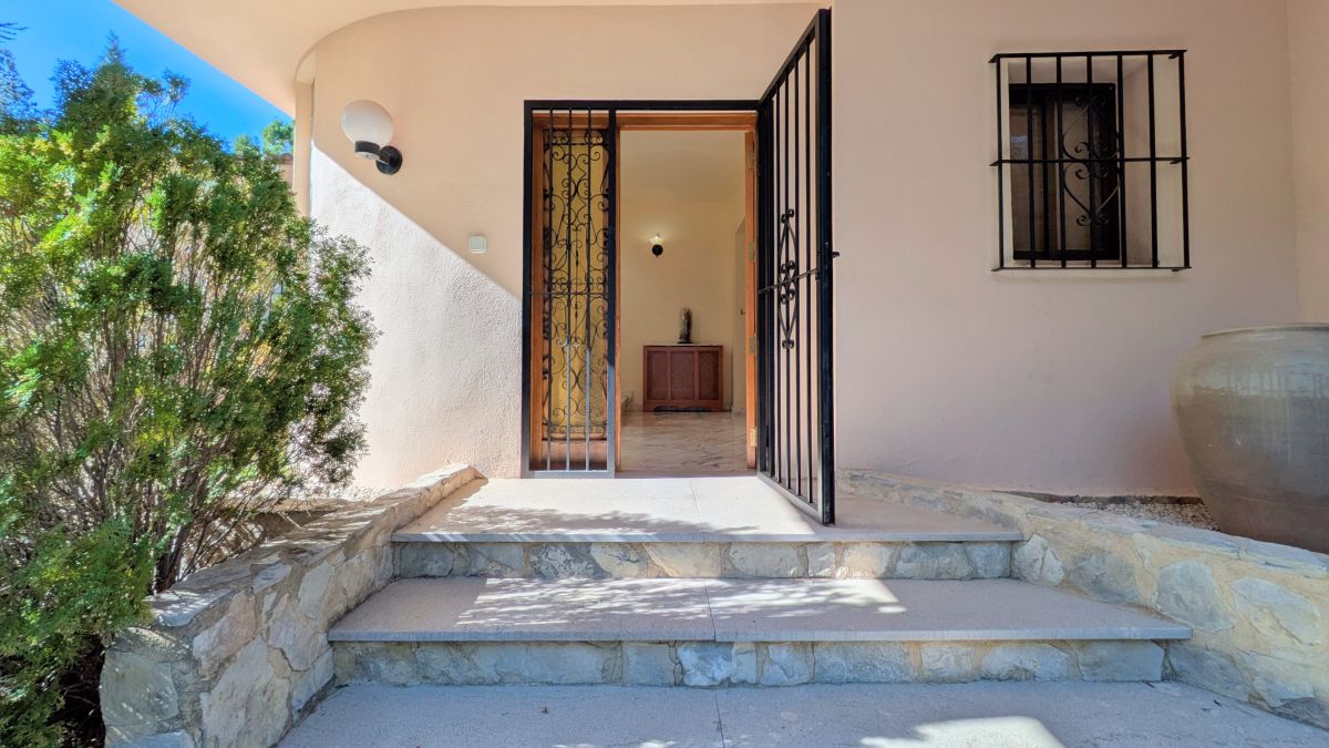 Exklusive mediterrane Villa in bester Ontinyent-Lage