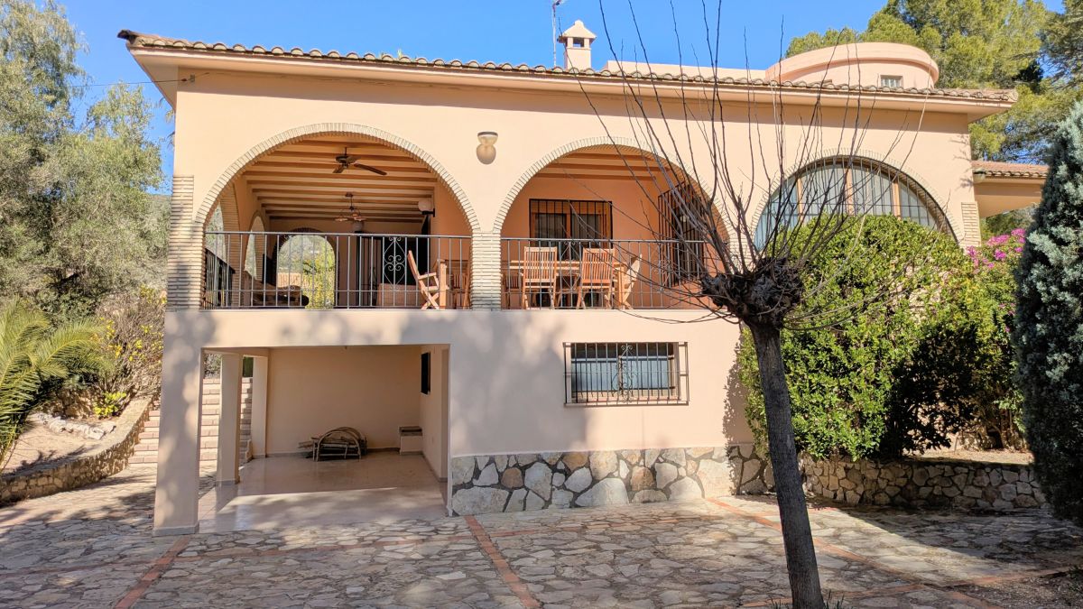 Exklusive mediterrane Villa in bester Ontinyent-Lage