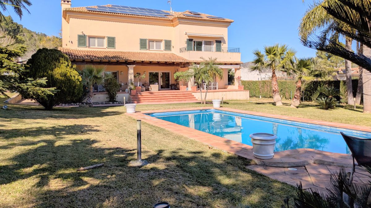 Villa til salg i Gandia